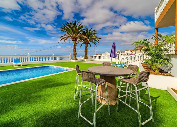 Authentic Canarian With Pool And Ocean Views Villa